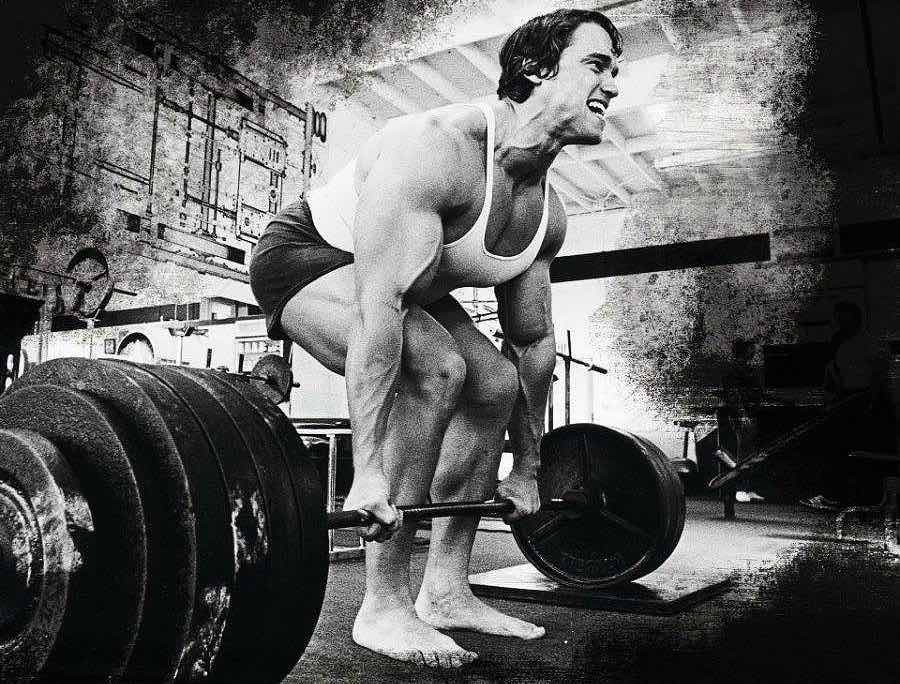 Arnold Schwarzenegger deadlifting for maximum strength and muscle gains