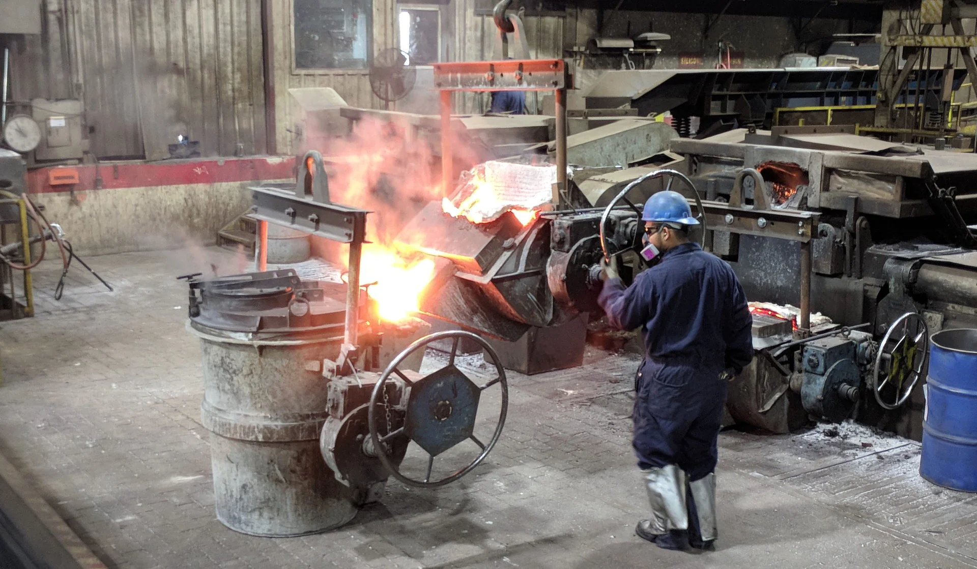 IRON COMPANY Deep Dish Olympic Plate Manufacturing