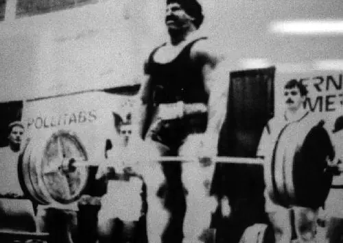 Mark Chaillet locking out a world record deadlift