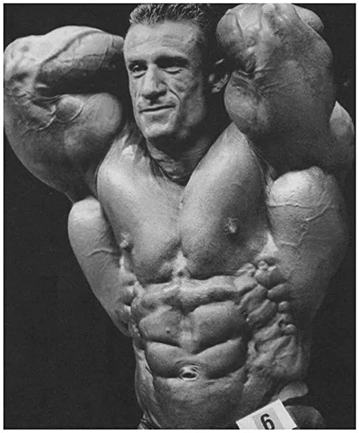Dorian Yates displaying abdominal definition during contest preparation