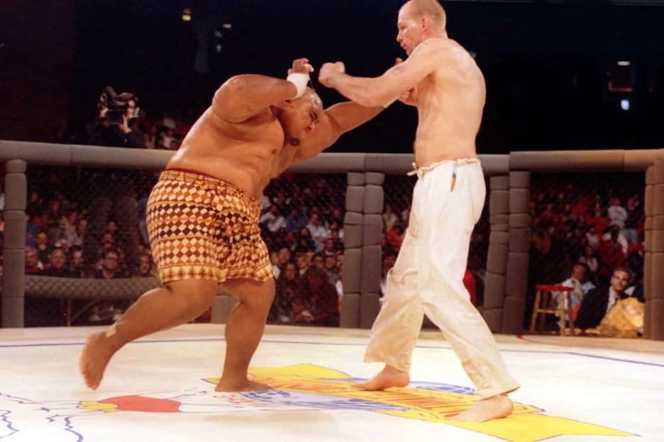 Gerard Gordeau knocks down Teila Tuli at UFC I