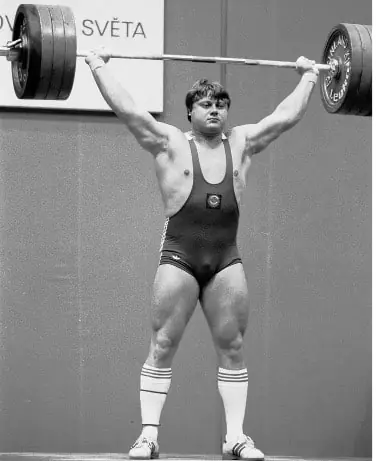 Yuri Zakharevich performing a barbell snatch