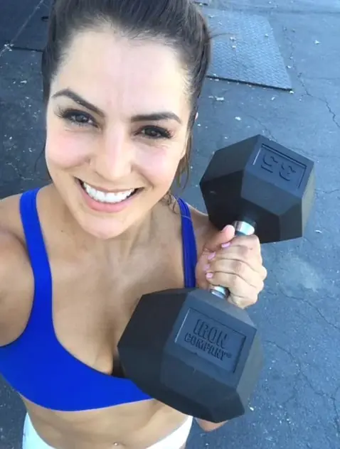CrossFit Athlete Jackie Perez using IRON COMPANY Rubber Hex Dumbbells